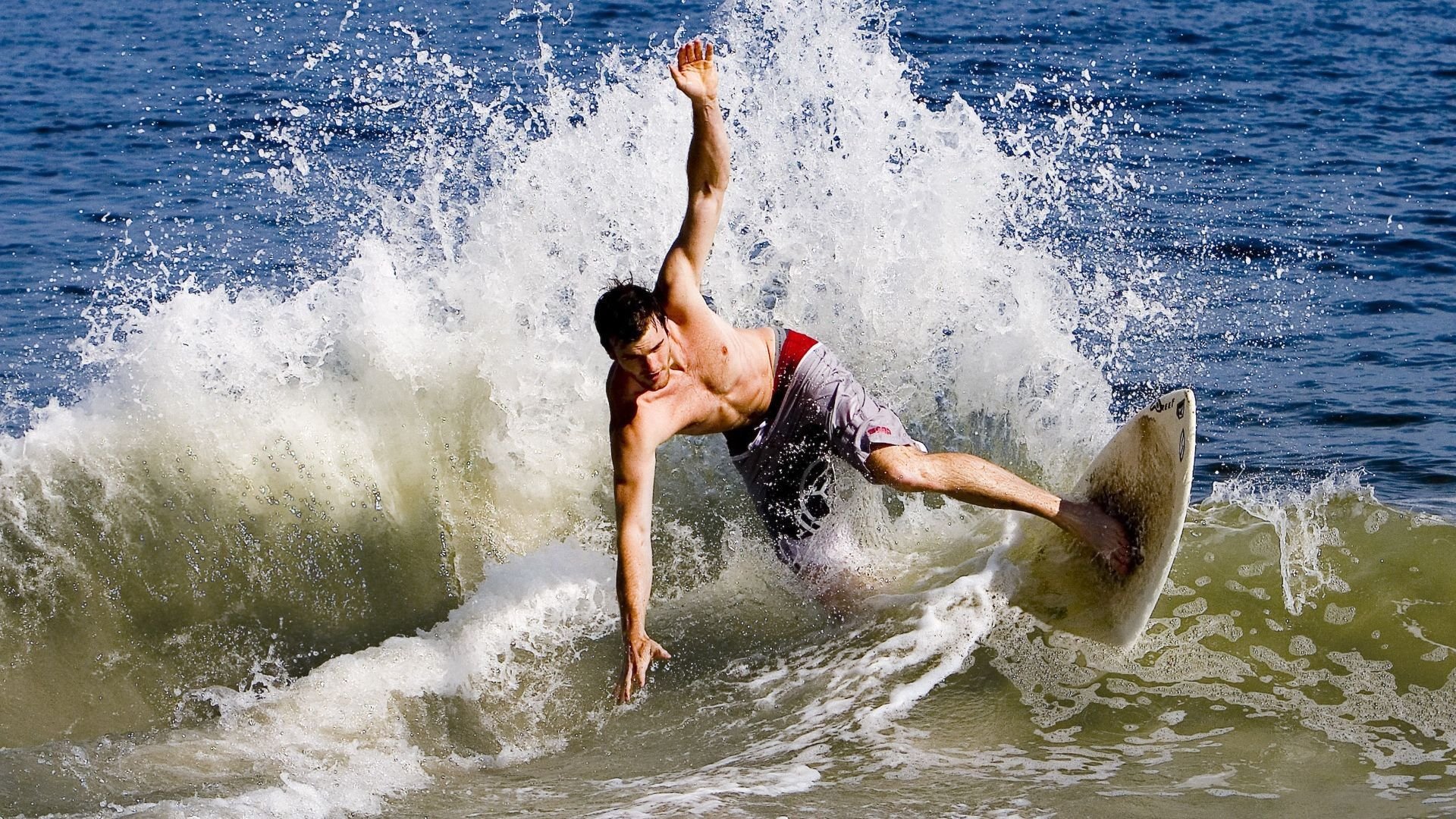 开云体育ios下载-“德甲天王战不断，领跑队伍状态火热”，德甲所有队伍